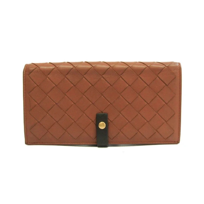 Best keychains for men’s gifts -Bottega Veneta Intrecciato  Leather Wallet  (Pre-Owned)