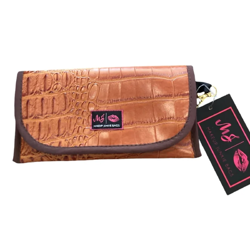 Women’s wallets with wristlet strap -Women's Sunglass Case In El Dorado