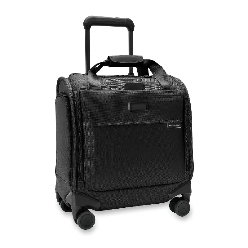 Suitcase for minimalist travel-Briggs & Riley Baseline BLU116SP Cabin Spinner